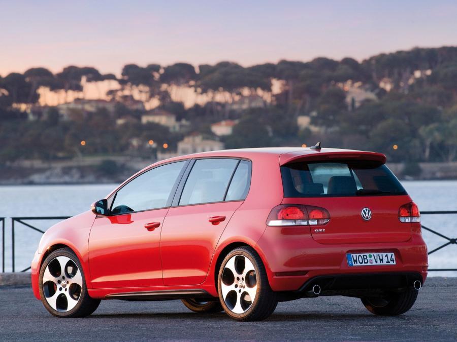  Volkswagen Golf GTi 2009 года  (фото 16 из 17)